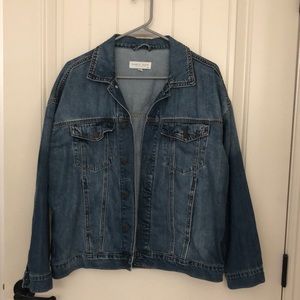 Carly Jean Los Angeles Hunter denim jacket. Size XS. NWOT.